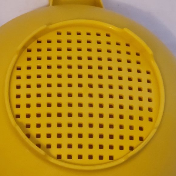 Vintage Tupperware Yellow Colander 1200 Small 11 Inches by 8 Inches - Picture 5 of 6